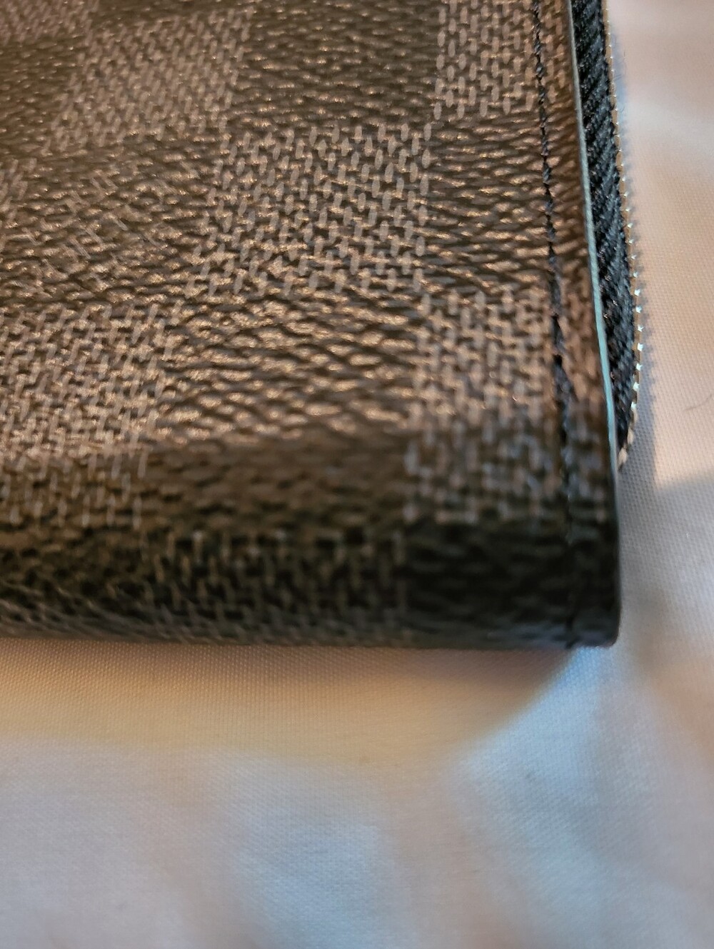 Louis Vuitton Damier Graphite Small Zip Wallet in Black and Gray - Picture 9 of 11